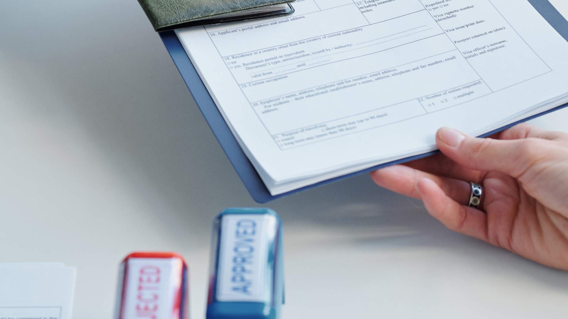 Diferencias entre asilo afirmativo y defensivo: qué debes saber antes de iniciar un proceso